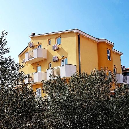 Apartmani Lili Sukošan Buitenkant foto