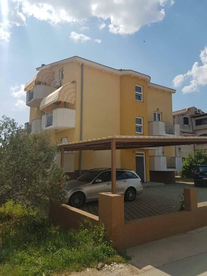 Apartmani Lili Sukošan Buitenkant foto