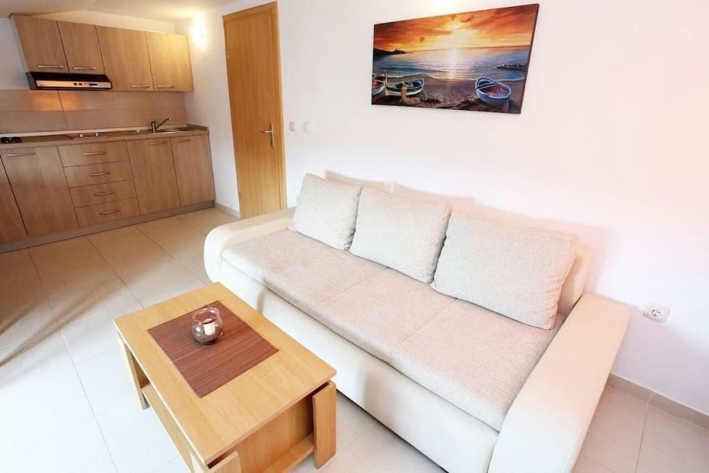 Apartmani Lili Sukošan Buitenkant foto