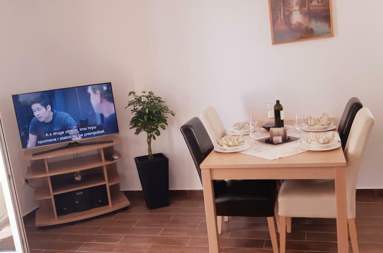 Apartmani Lili Sukošan Buitenkant foto